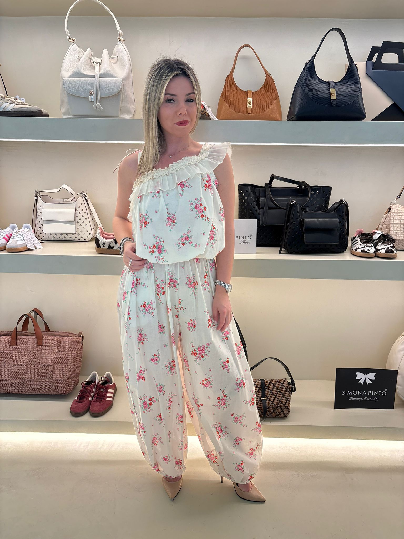 Completo Adriana